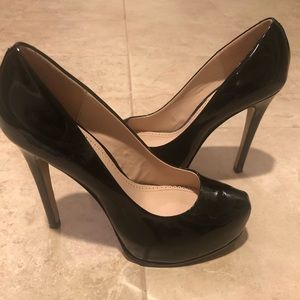 Black Patent Leather Size 7 Pumps